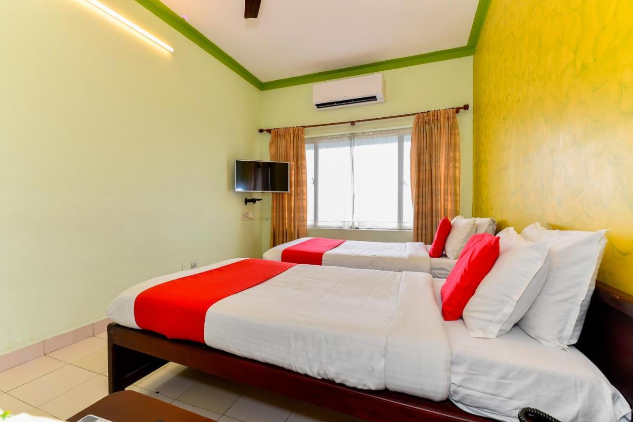 Oyo Flagship 9560 Hotel Bellwether Kochi Exterior photo