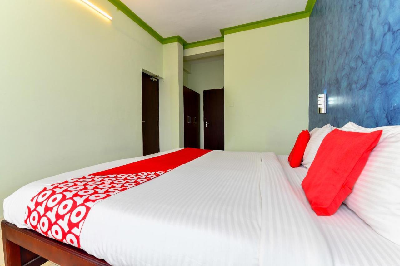 Oyo Flagship 9560 Hotel Bellwether Kochi Exterior photo